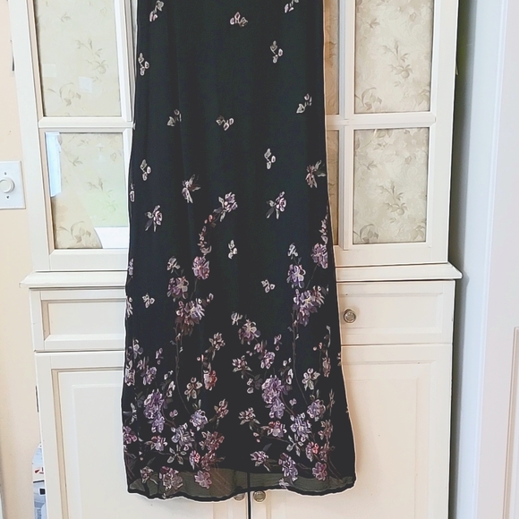 Victoria Holly sleeveless dress black with beautiful florals size medium - Picture 2 of 9